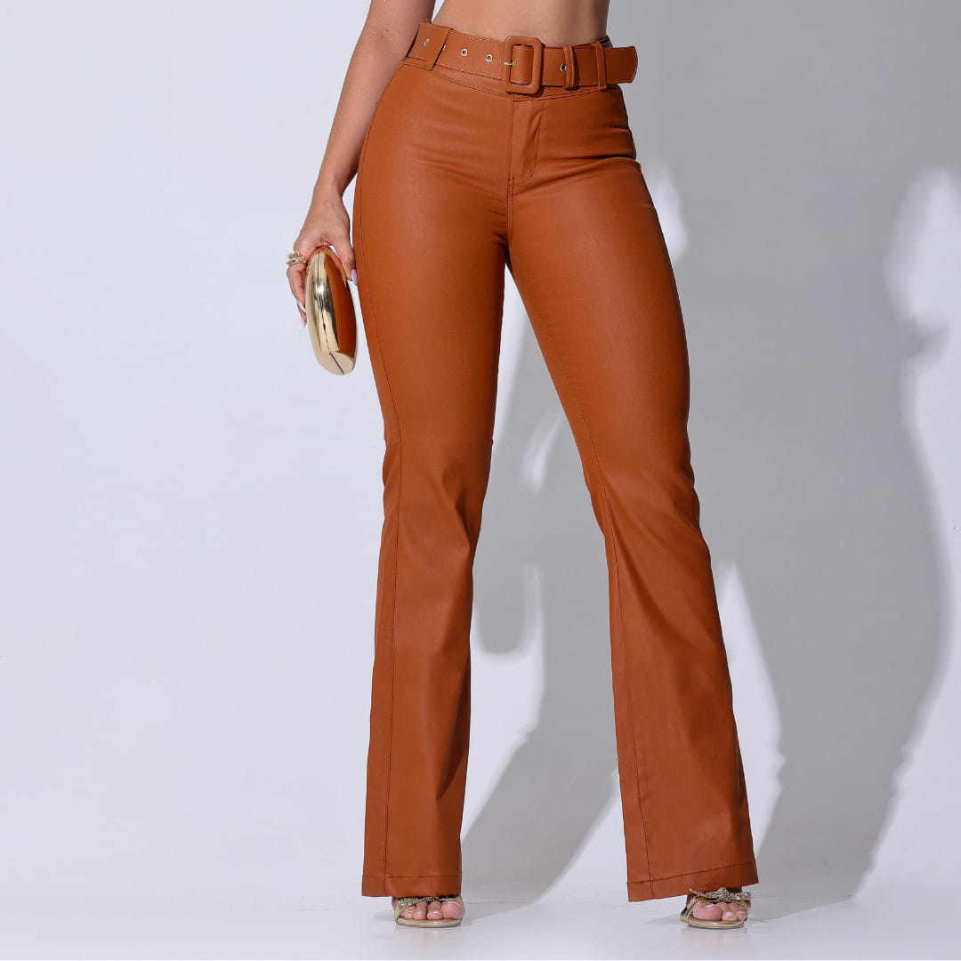 Calça Flare Sedução - A calça que modela, empina e faz você arrasar em qualquer ocasião.